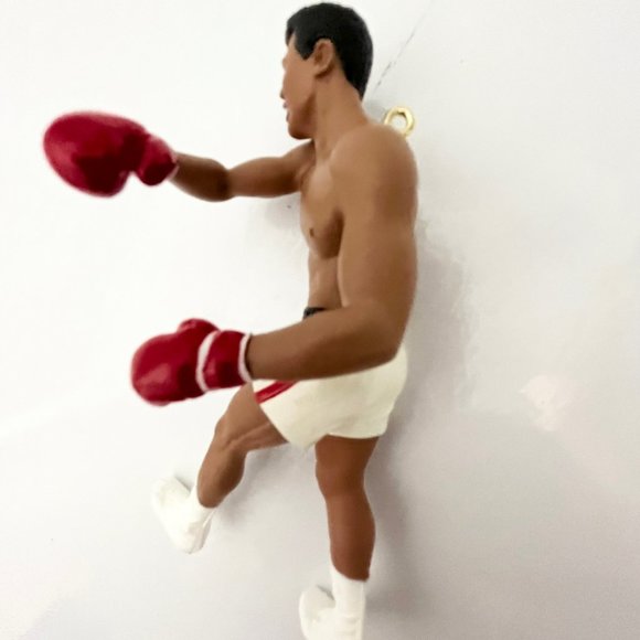 MUHAMMAD ALI Hallmark Keepsake Christmas Ornament, Boxing Boxer Vintage 1999 - Picture 5 of 5